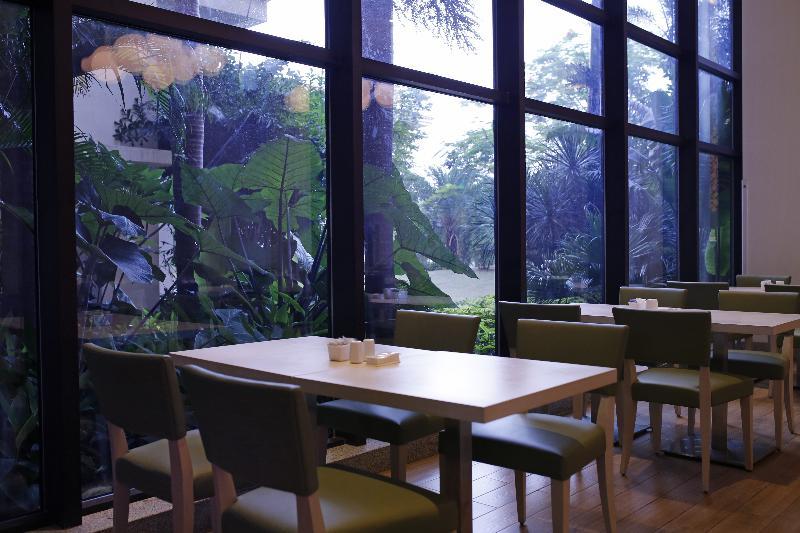 Holiday Inn Express Haikou West Coast By Ihg Exterior photo