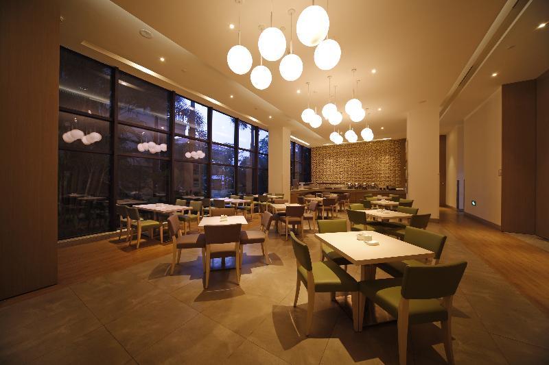 Holiday Inn Express Haikou West Coast By Ihg Exterior photo